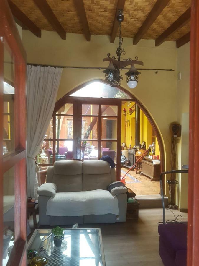 Homestay Petro's Antique House *